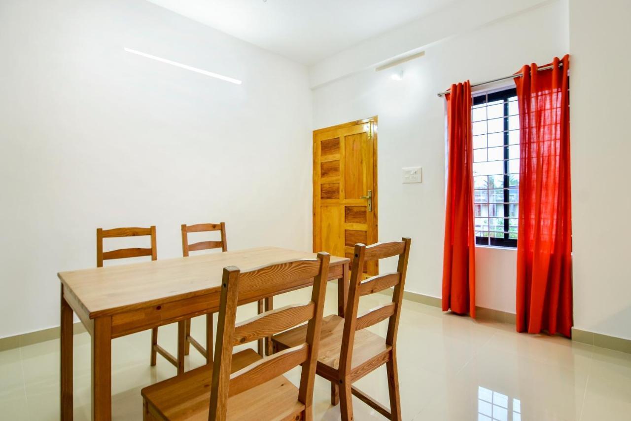 Oyo Home 81801 Akash Villa Trippapur エクステリア 写真