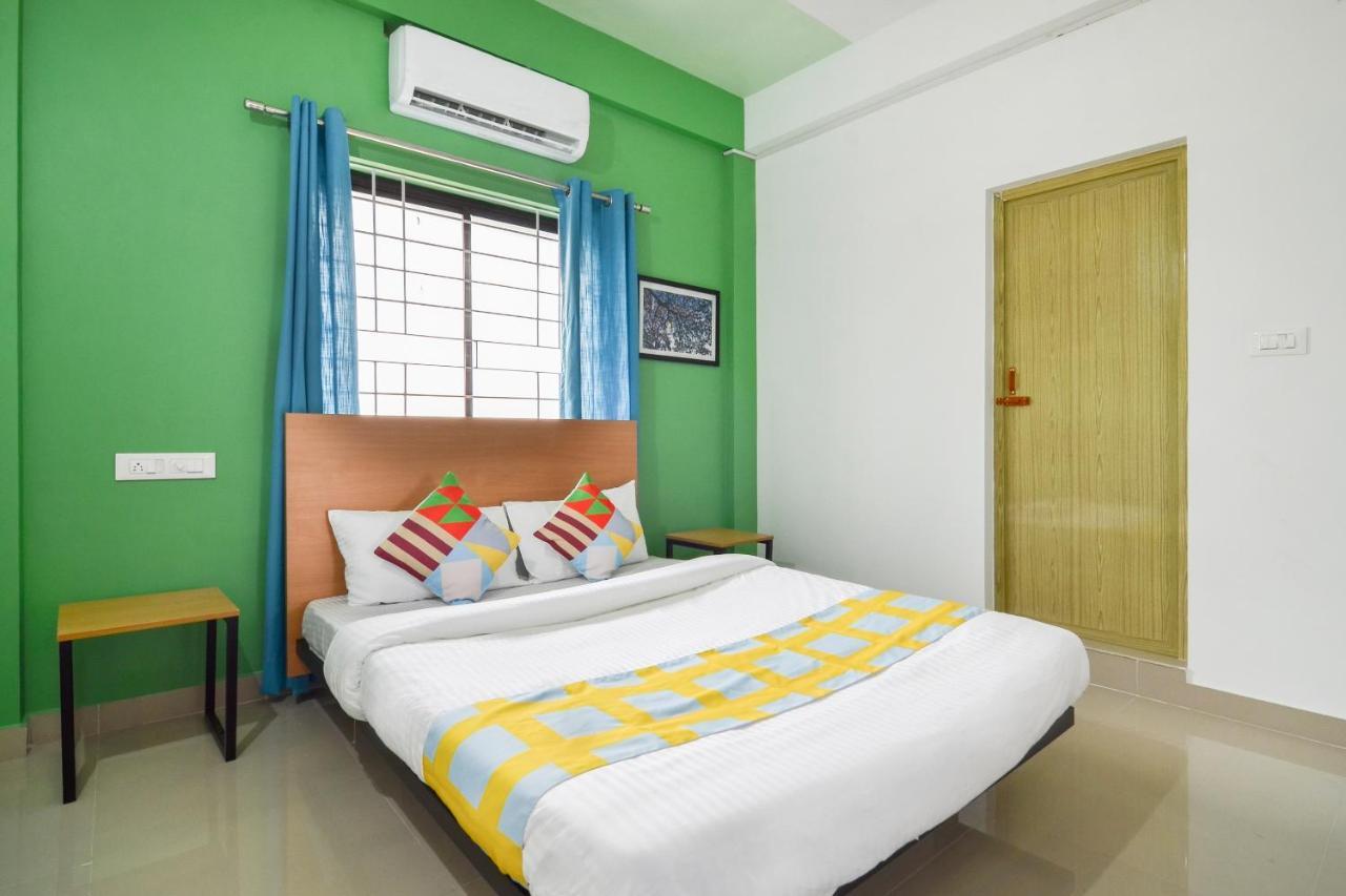 Oyo Home 81801 Akash Villa Trippapur エクステリア 写真