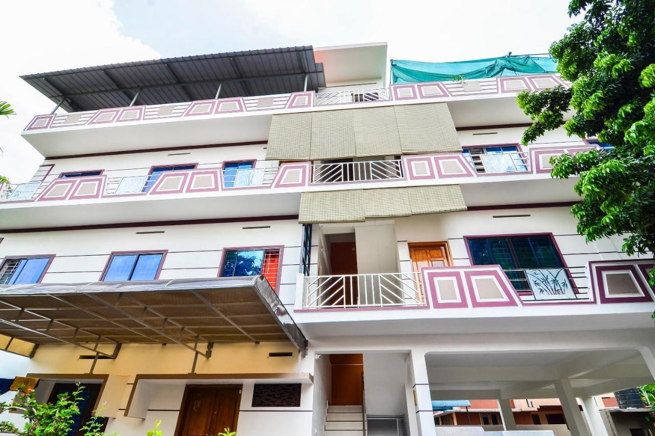 Oyo Home 81801 Akash Villa Trippapur エクステリア 写真