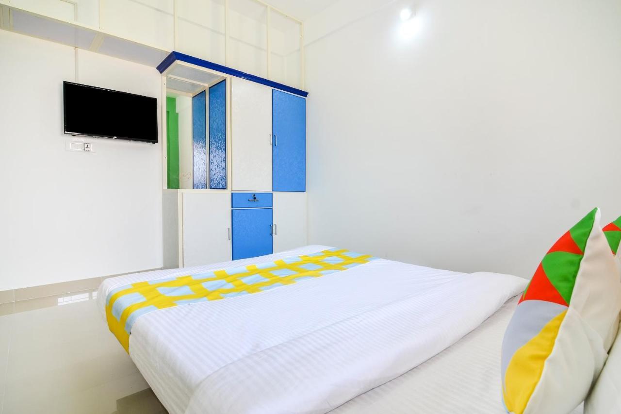Oyo Home 81801 Akash Villa Trippapur エクステリア 写真