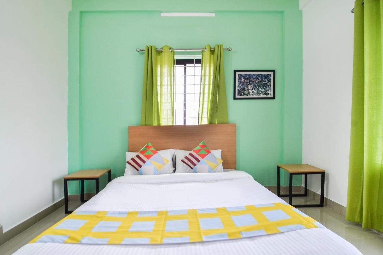 Oyo Home 81801 Akash Villa Trippapur エクステリア 写真