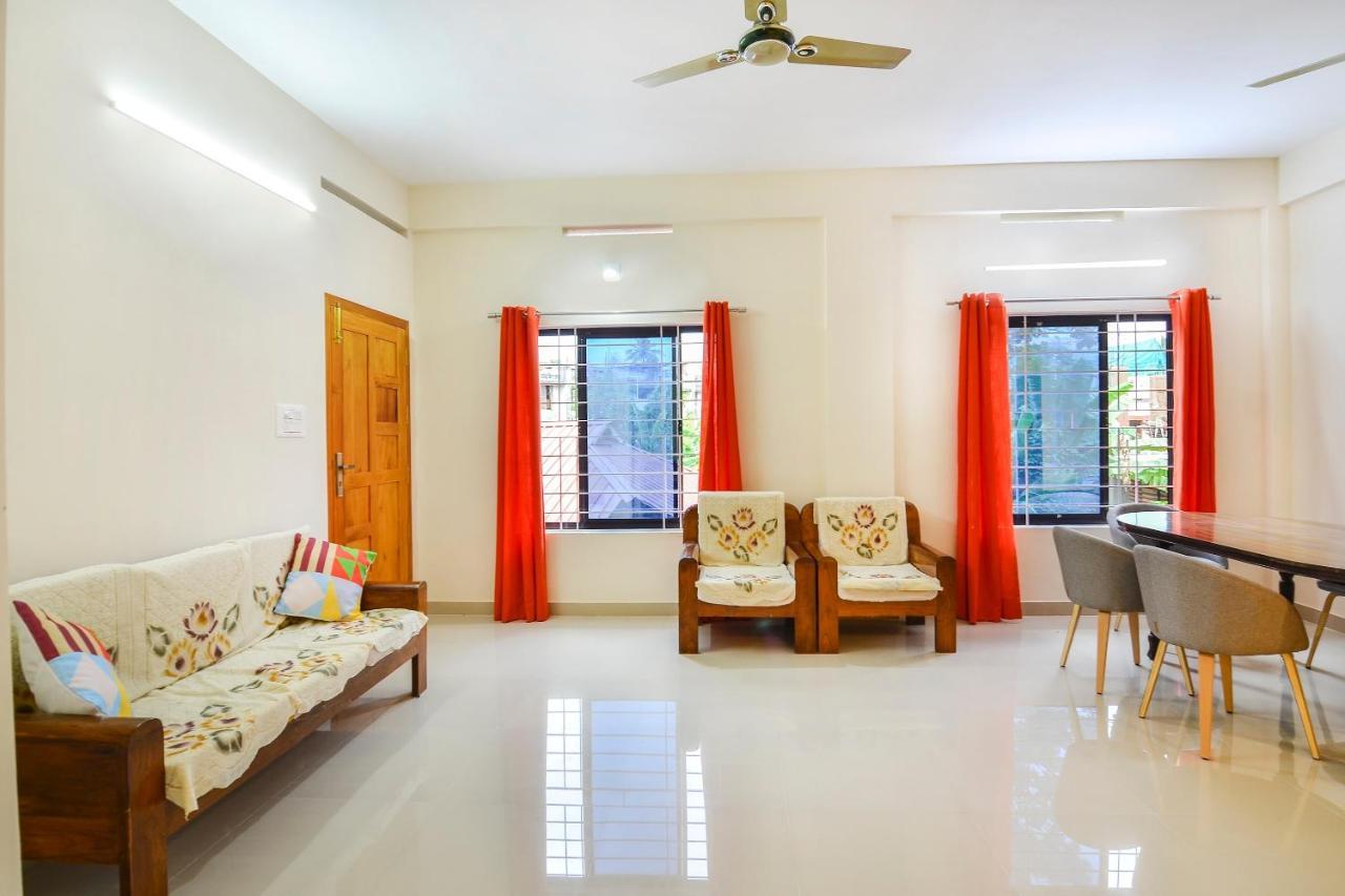 Oyo Home 81801 Akash Villa Trippapur エクステリア 写真