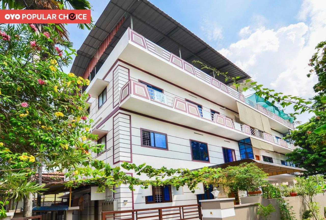 Oyo Home 81801 Akash Villa Trippapur エクステリア 写真
